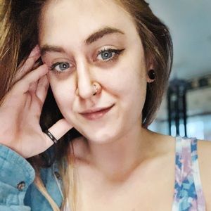 Meet your Posher, Lena